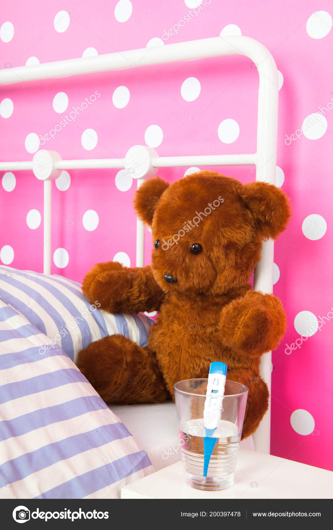 Girls Bedroom Pink Wall Paper Stuffed Bear Stock Photo
