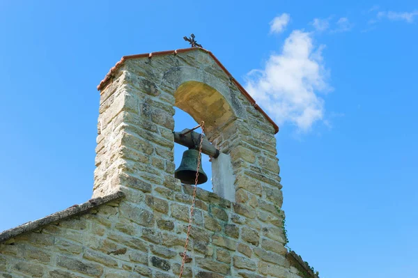 Detail Typická Středověká Kaple Zvonkem Francouzské Obci Limousin — Stock fotografie