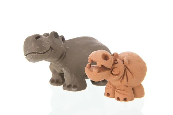 Dois Hipopótamos Engraçados Argila Isolada Sobre Fundo Branco — Fotografia de Stock