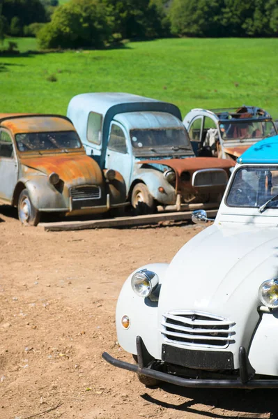 Alte Rostige Typische Frech Autos — Stockfoto