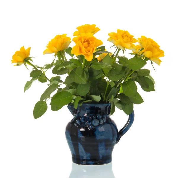 Váza žluté růže — Stock fotografie
