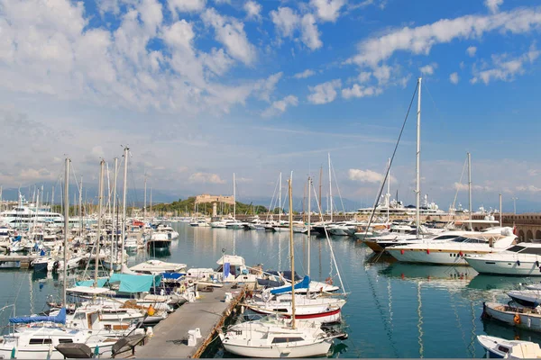 Harbor Antibes with fort carre — Stock Photo, Image