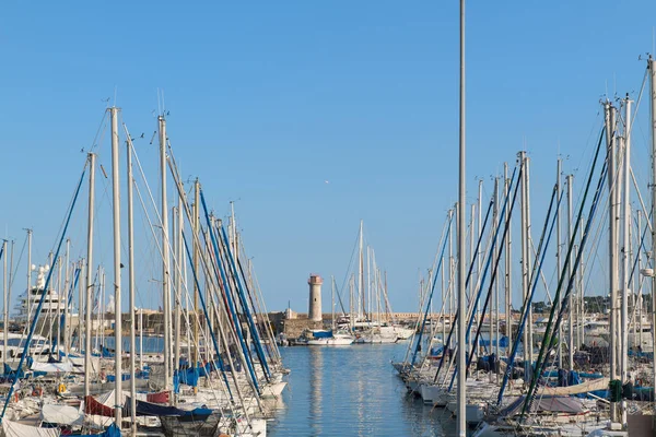 Zeilboten in het Frans in Harbour — Stockfoto