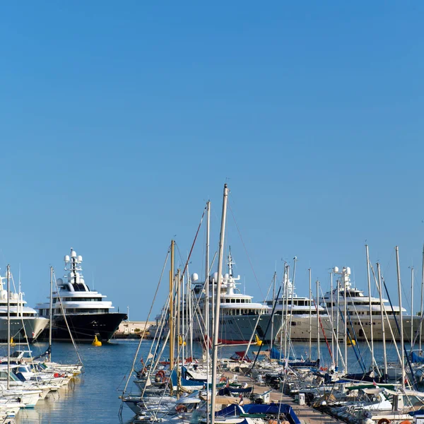 Harbor in France — Stock Photo, Image