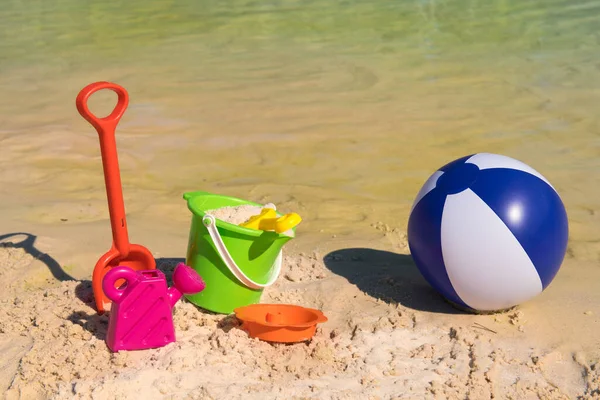 Plastikspielzeug Als Eimer Und Schaufel Strand — Stockfoto