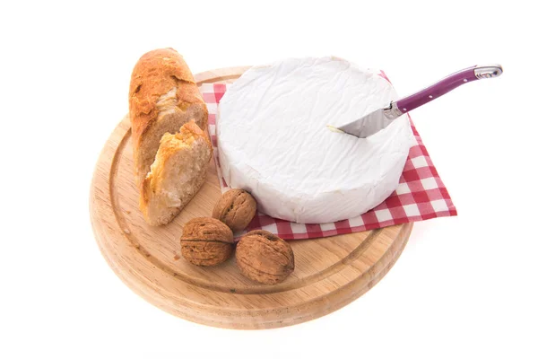 Formaggio Francese Camembert Pane Noci Isolate Fondo Bianco — Foto Stock