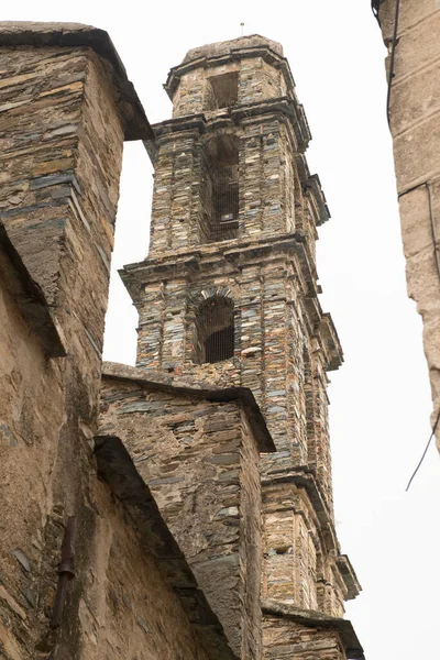 科西嘉教堂塔法国的彭塔 — 图库照片