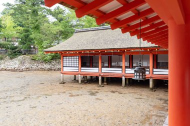 Miyajima, Japonya - 27 Haziran 2017: Itsukushima Tapınak, Japonya. Itsukuşima tapınak Shinto tapınak Adası, (halk Miyajima bilinen), en iyi bilinen için onun 