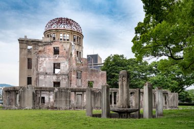 Hiroşima, Japonya - 27 Haziran 2017: Hiroşima, Japonya'nın bina atom bombası kubbesi Anıtı