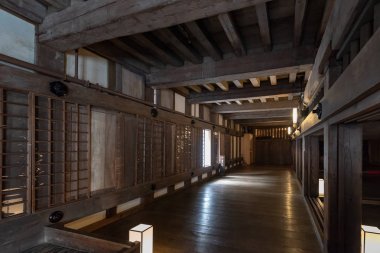 Himeji, Japonya - 29 Haziran 2017: Japonya'da Himeji, Himeji Kalesi iç. Kalenin prototip Japon kale mimari hayatta kalan en güzel örneği olarak kabul edilir.