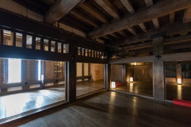 Himeji, Japonya - 29 Haziran 2017: Japonya'da Himeji, Himeji Kalesi iç. Kalenin prototip Japon kale mimari hayatta kalan en güzel örneği olarak kabul edilir.