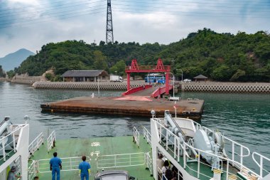 Okunoshima, Japonya - 28 Haziran 2017: Başlık Okunoshima ada veya Tavşan Adası feribot