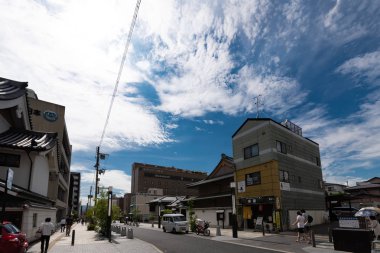 Nara, Japonya, 30 Haziran 2017: Sanjo alışveriş Dori: Nara, Japan sokak neredeyse Kintetsu Nara Tren İstasyonu öyle.