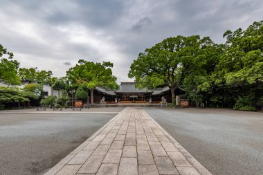 Himeji gokoku tapınak. Himeji gokoku Tapınak çok Himeji Kalesi olduğunu.
