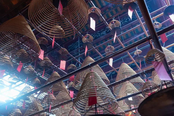 Incense Coils Smoke Man Temple Hollywood Road Hong Kong — Stock Photo, Image