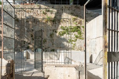 Dağı Davis, Hong Kong - 2 Aralık 2018: Chicago Üniversitesi'nden Francis ve Rose Yuen kampüs Hong Kong açılış. Kampüs Mount Davis ikinci Dünya Savaşı tarihsel açıdan önemli sitesinde üzerine kuruludur.