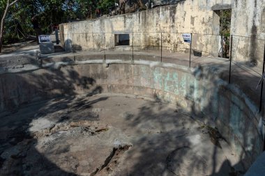 Dağı Davis, Hong Kong - 2 Aralık 2018: Chicago Üniversitesi'nden Francis ve Rose Yuen kampüs Hong Kong açılış. Kampüs Mount Davis ikinci Dünya Savaşı tarihsel açıdan önemli sitesinde üzerine kuruludur.