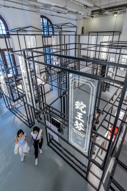 Merkez, Hong Kong - 20 Eylül 2018: Mimari tasarımını Tai Kwun, eski Merkez polis karakolu bileşik.