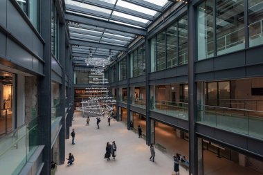 Tsuen Wan, Hong Kong - 24 Aralık 2018: Mills Simgesel Yapı yeniden canlandırılması projesi, the1960s ve şimdi taşır uygulanan yaratıcılık ve yenilik bir geleceği olan bu mirası üzerinde üretim Altın Çağ tanık.