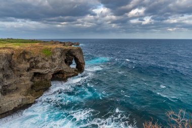 Okinawa'daki Manzamo Burnu