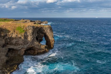 Okinawa'daki Manzamo Burnu