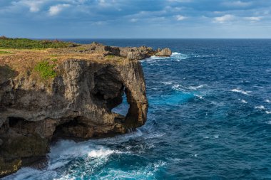 Okinawa'daki Manzamo Burnu