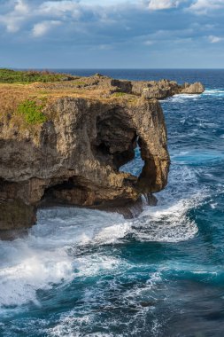 Okinawa'daki Manzamo Burnu