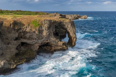 Manzamo Cape mavi gökyüzü ve güzel deniz