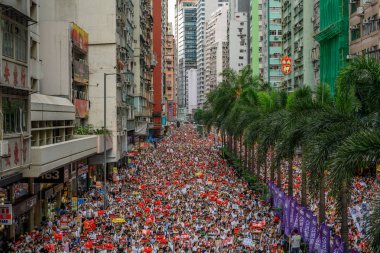 Hong Kong-9 Haziran 2019: Hong Kong 9 Haziran sokakta milyonlarca insan ile korumak.