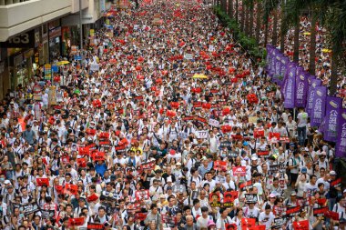 Hong Kong-9 Haziran 2019: Hong Kong 9 Haziran sokakta milyonlarca insan ile korumak.
