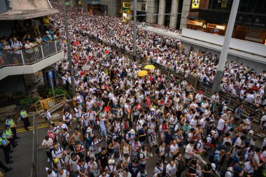 Hong Kong-9 Haziran 2019: Hong Kong 9 Haziran sokakta milyonlarca insan ile korumak.