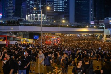 Hong Kong 16 Haziran iade tasarısına karşı protesto