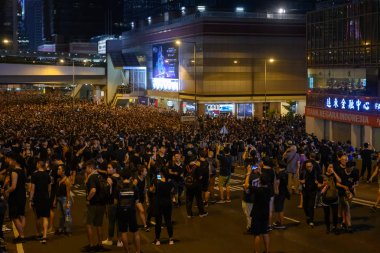 Hong Kong 16 Haziran iade tasarısına karşı protesto