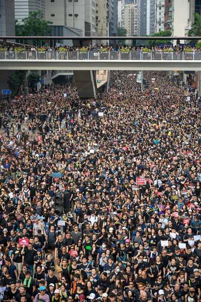 Hong Kong protesta el 16 de junio contra proyecto de ley de extradición — Foto de Stock