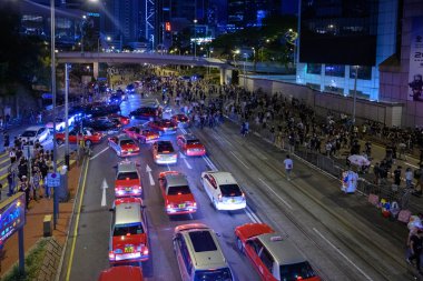 Hong Kong Polis Merkezi'nde Hong Kong 21 Haziran protesto