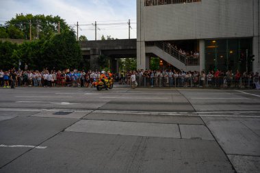 Tuen Mun, Hong Kong - 6 Temmuz 2019: Kalabalık protesto ve Tuen Mun kamu parkı işgal. Protestocular tartışmalı bir iade tasarısına karşı hong kong sokaklarında aldı.