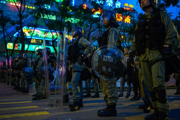 Protesta en Hong Kong contra la ley de extradición que se intensifica en — Foto de Stock