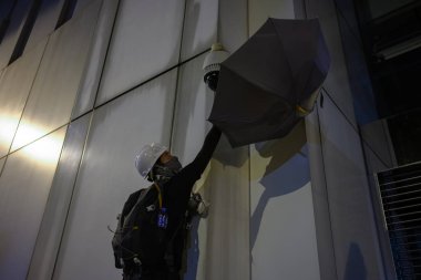 Hong Kong Adası'nda İade karşıtı yasa tasarısı protestosu