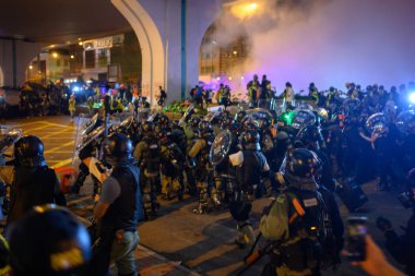 Hong Kong Adası'nda İade karşıtı yasa tasarısı protestosu