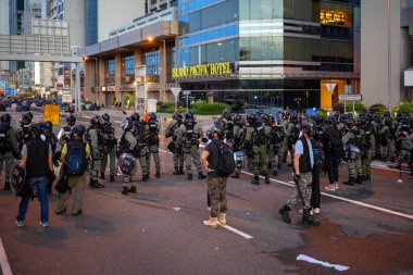 Hong Kong islan'da Hong Kong halkı iade karşıtı yasayı protesto etti