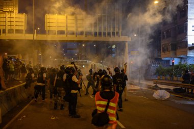 Hong Kong islan'da Hong Kong halkı iade karşıtı yasayı protesto etti