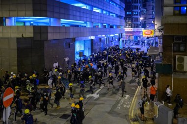 Hong Kong islan'da Hong Kong halkı iade karşıtı yasayı protesto etti