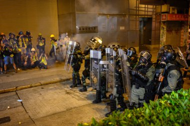 Hong Kong islan'da Hong Kong halkı iade karşıtı yasayı protesto etti