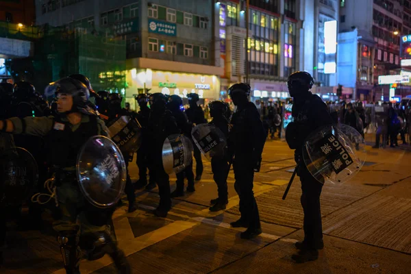 Manifestation du 3 août à Hong Kong rejetée par la police . — Photo