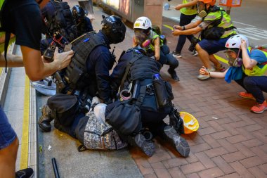 11 Ağustos Hong Kong flashmob tarzı Protesto İadesi L karşı