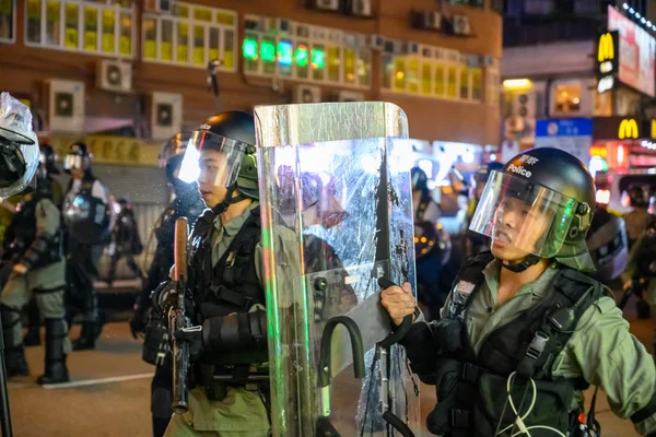 17 sierpnia Protest w Hong Kongu przedłużony do Mong Kok, gdzie Polic — Zdjęcie stockowe