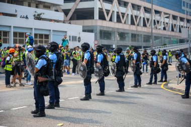Kwun Tong protesto, Hong Kong gözetim kulesi karşı.