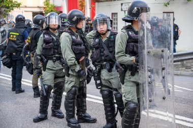 Kwun Tong protesto, Hong Kong gözetim kulesi karşı.