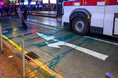 Hong Kong'da iade yasasına karşı protesto başka bir dönüştü