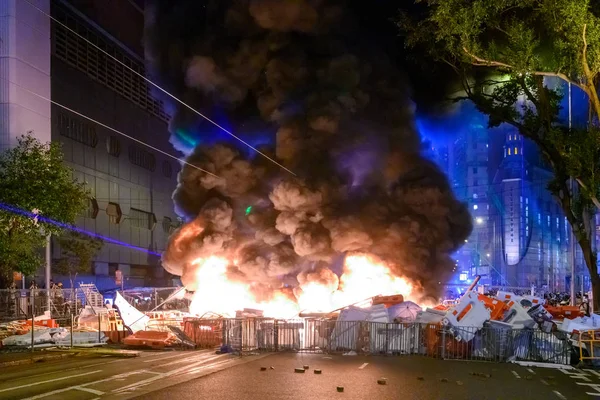 Protest proti vydávání zákonů v Hongkongu se proměnil v další — Stock fotografie